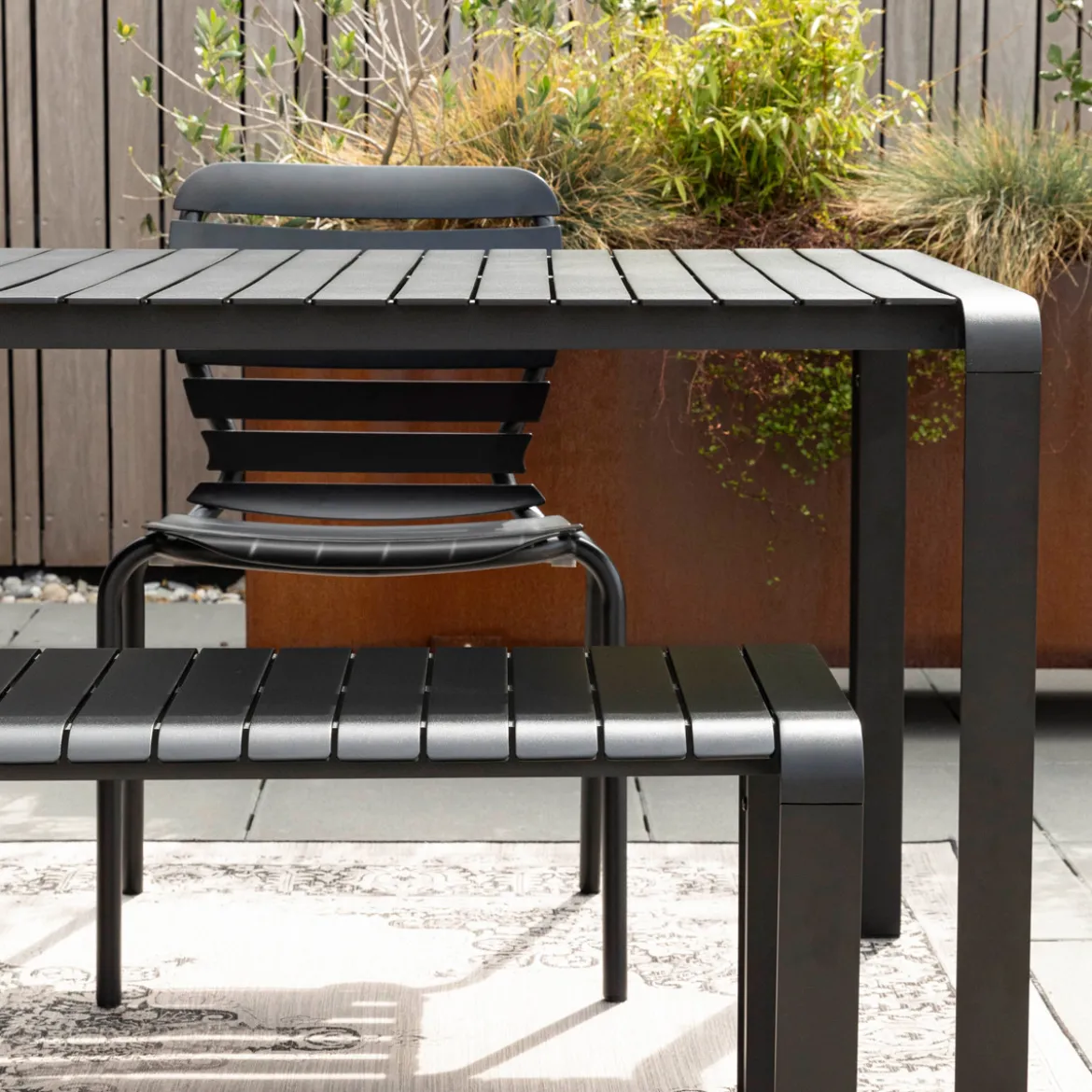 Aluminium design tuintafel - Zuiver Vondel