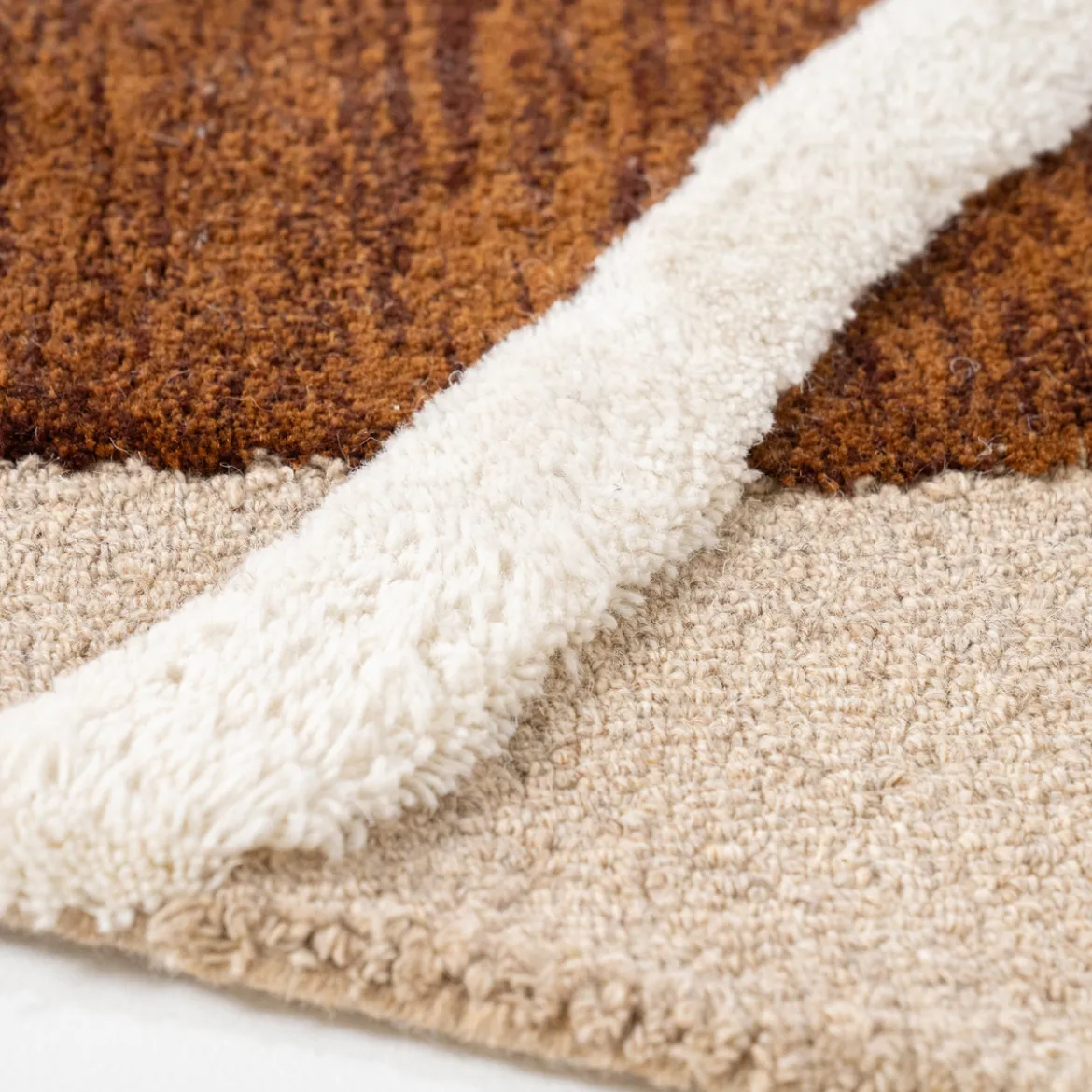 Beige vloerkleed organische vorm - By-Boo Ogani