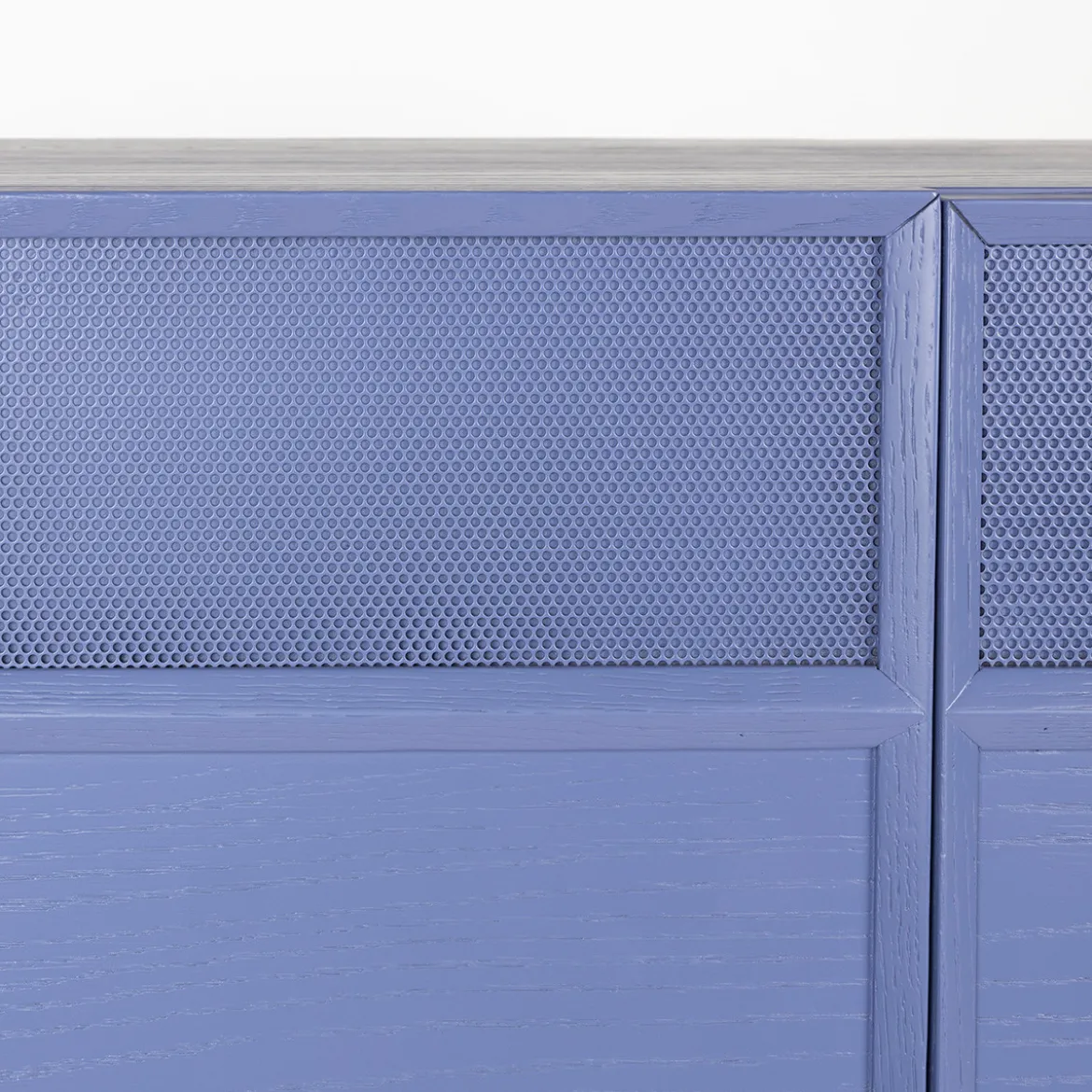 Design kast op hoge poten - Zuiver June