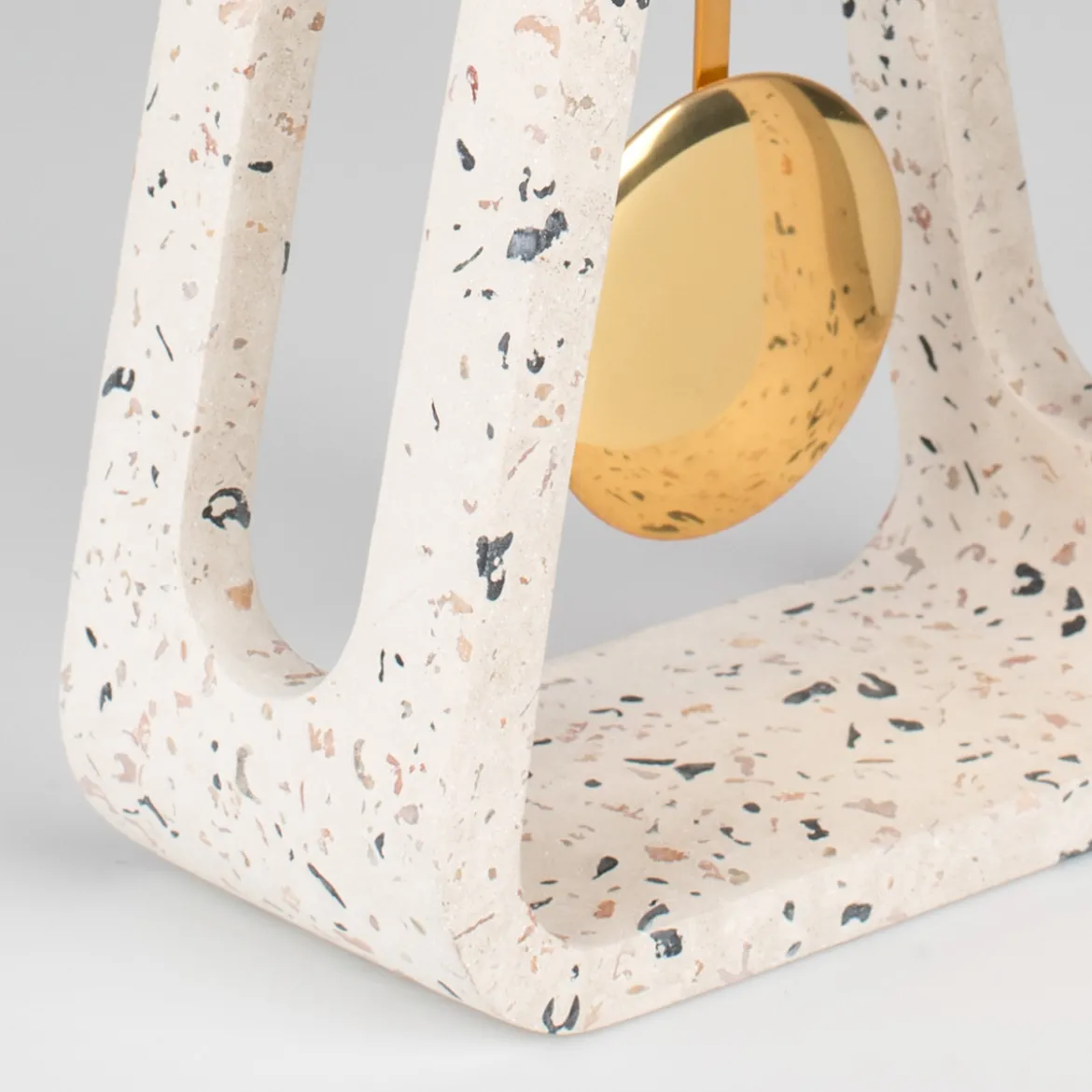 Design klok tafelmodel - Zuiver Pendulum Terrazzo