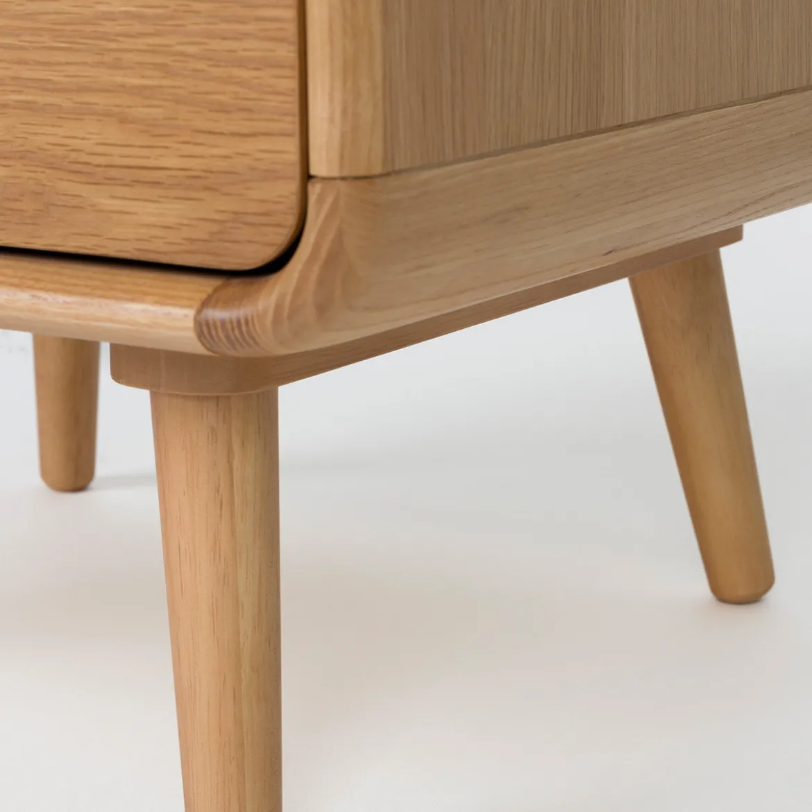 Design ladenkast gebogen hout - Zuiver Rise