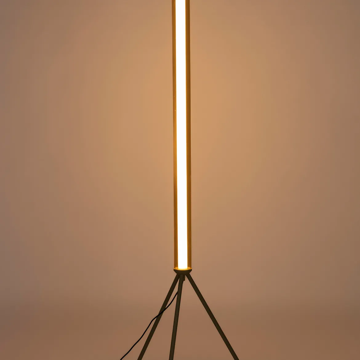 Design vloerlamp buis beige - Zuiver Scotty