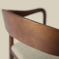 Eetkamerstoel walnoot hout met beige zitting - Bodio Sari