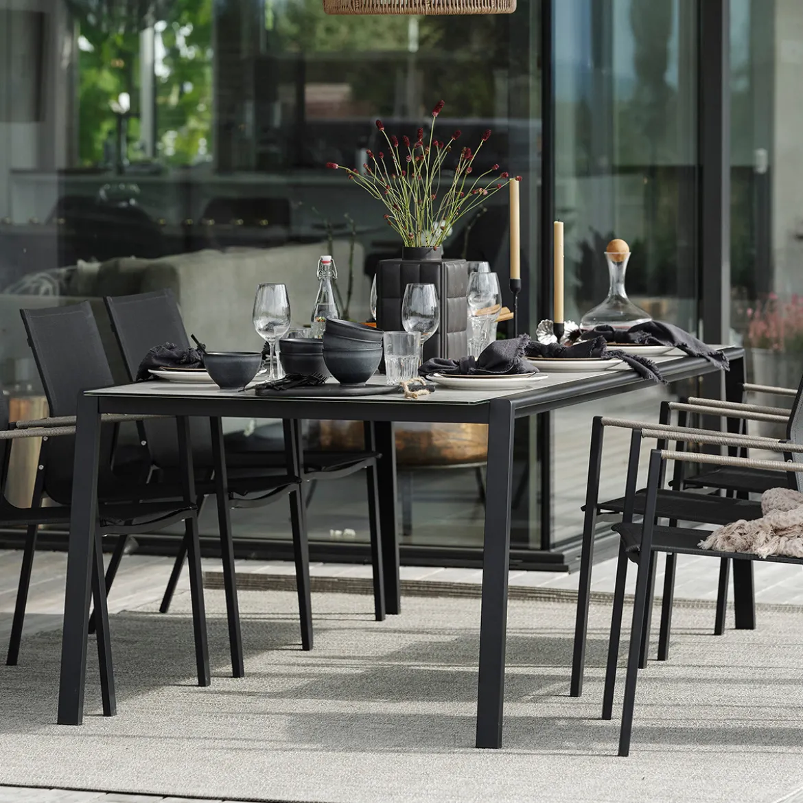 Eettafel voor buiten betonlook glas - Brafab Lyra