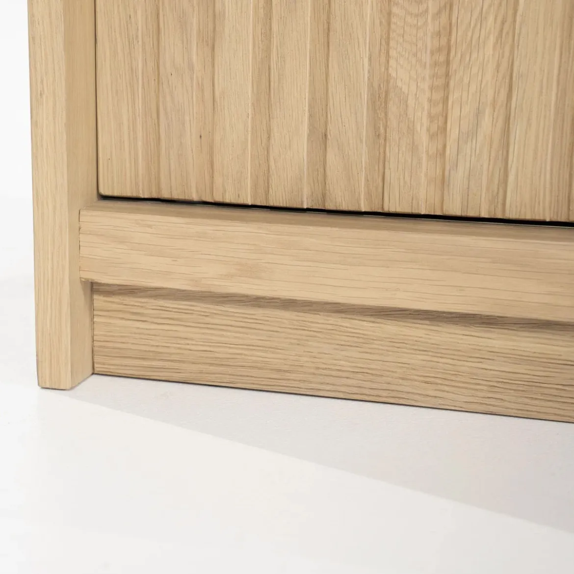 Eiken dressoir met schuifdeuren - Eleonora Milo