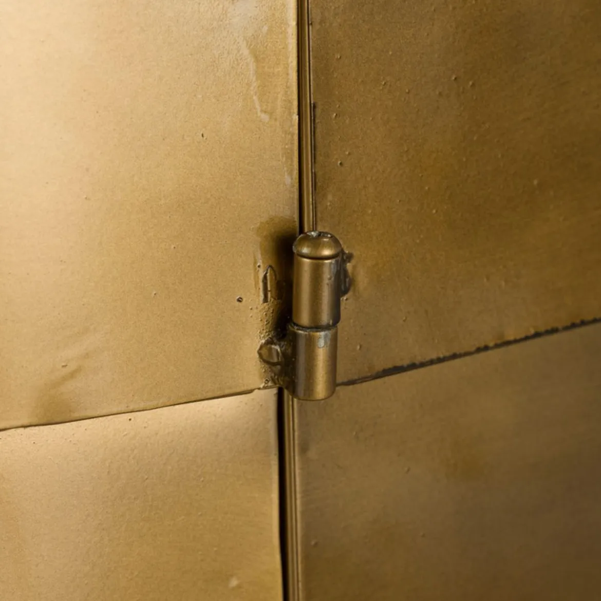 Gouden dressoir ovaal - Dutchbone Hanna