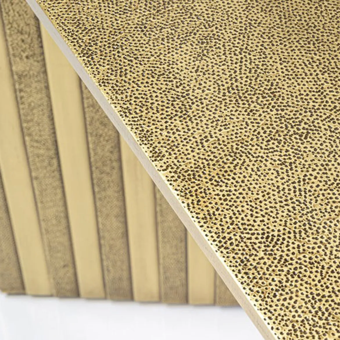 Gouden sidetable houtsnijwerk - Kare Design Malaga