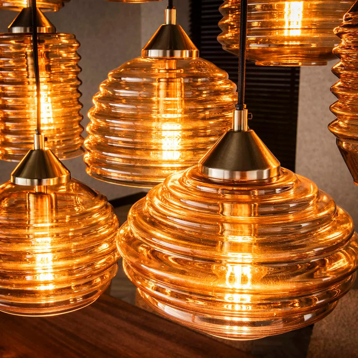 Grote eettafel hanglamp amber glas - Santa Rib Glass