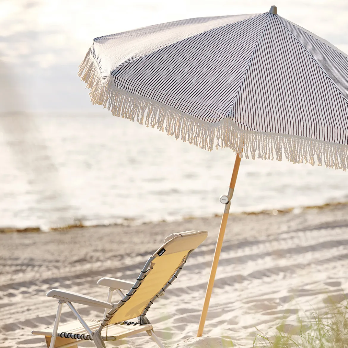 Grote parasol Ibiza stijl 256 cm grijs - Brafab Gatsby Grey Stripe