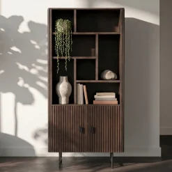 Houten boekenkast met latjes - Eleonora Remi