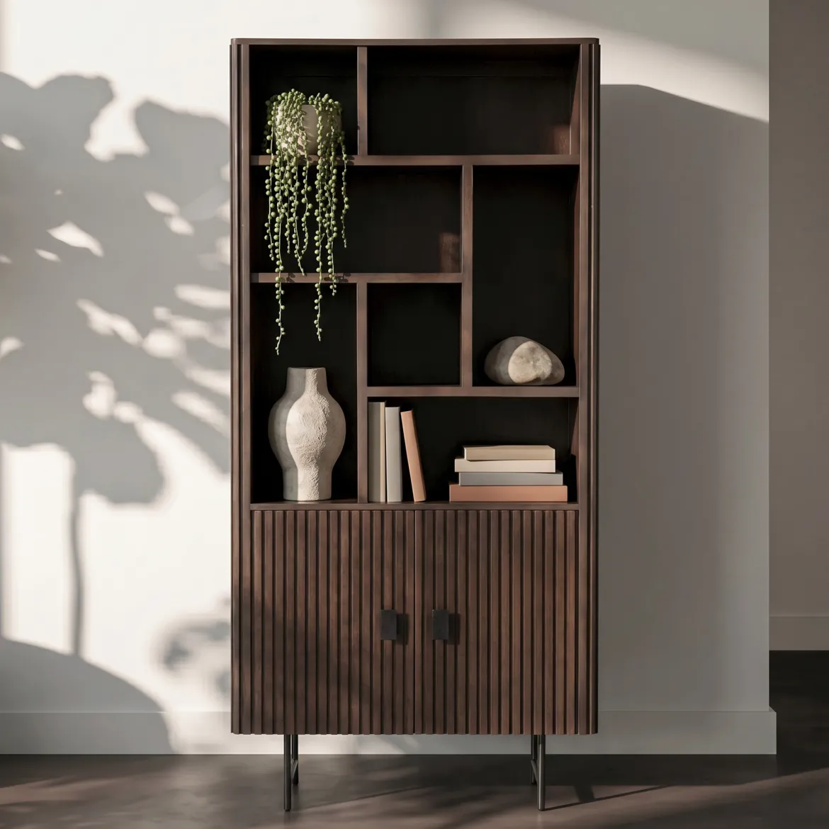 Houten boekenkast met latjes - Eleonora Remi