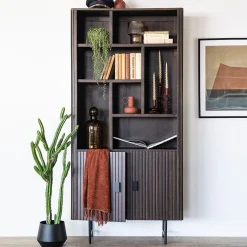 Houten boekenkast met latjes - Eleonora Remi