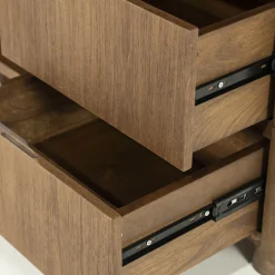 Houten kast met vakken en deuren - Eleonora Edward