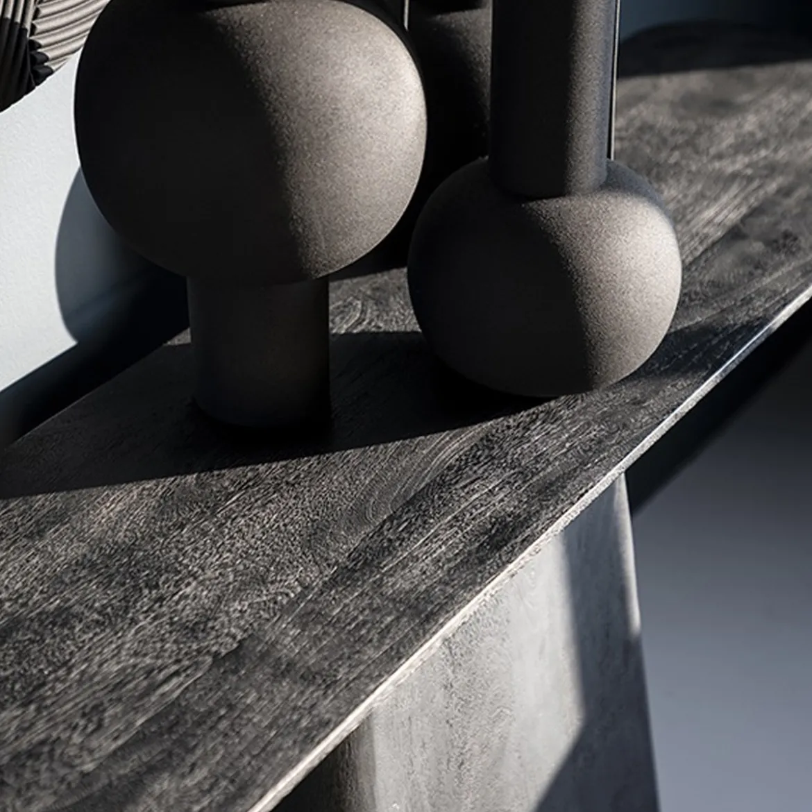 Mangohouten sidetable - Eleonora Aron