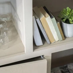 Moderne kast van taupe eiken - Eleonora Helsinki