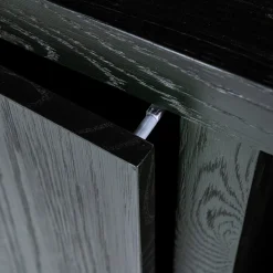 Moderne kast van zwart eiken - Eleonora Helsinki