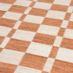 Oranje wit vloerkleed met vakjes - Zuiver Checker