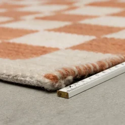 Oranje wit vloerkleed met vakjes - Zuiver Checker
