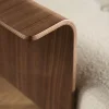 Retro slaapbank met walnoot arm - Innovation Living Recast