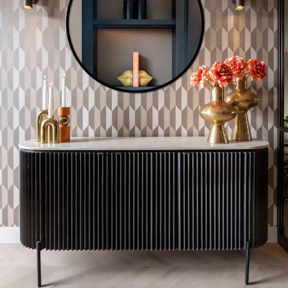 Ribbelhout dressoir met travertin blad - Richmond Interiors Hampton