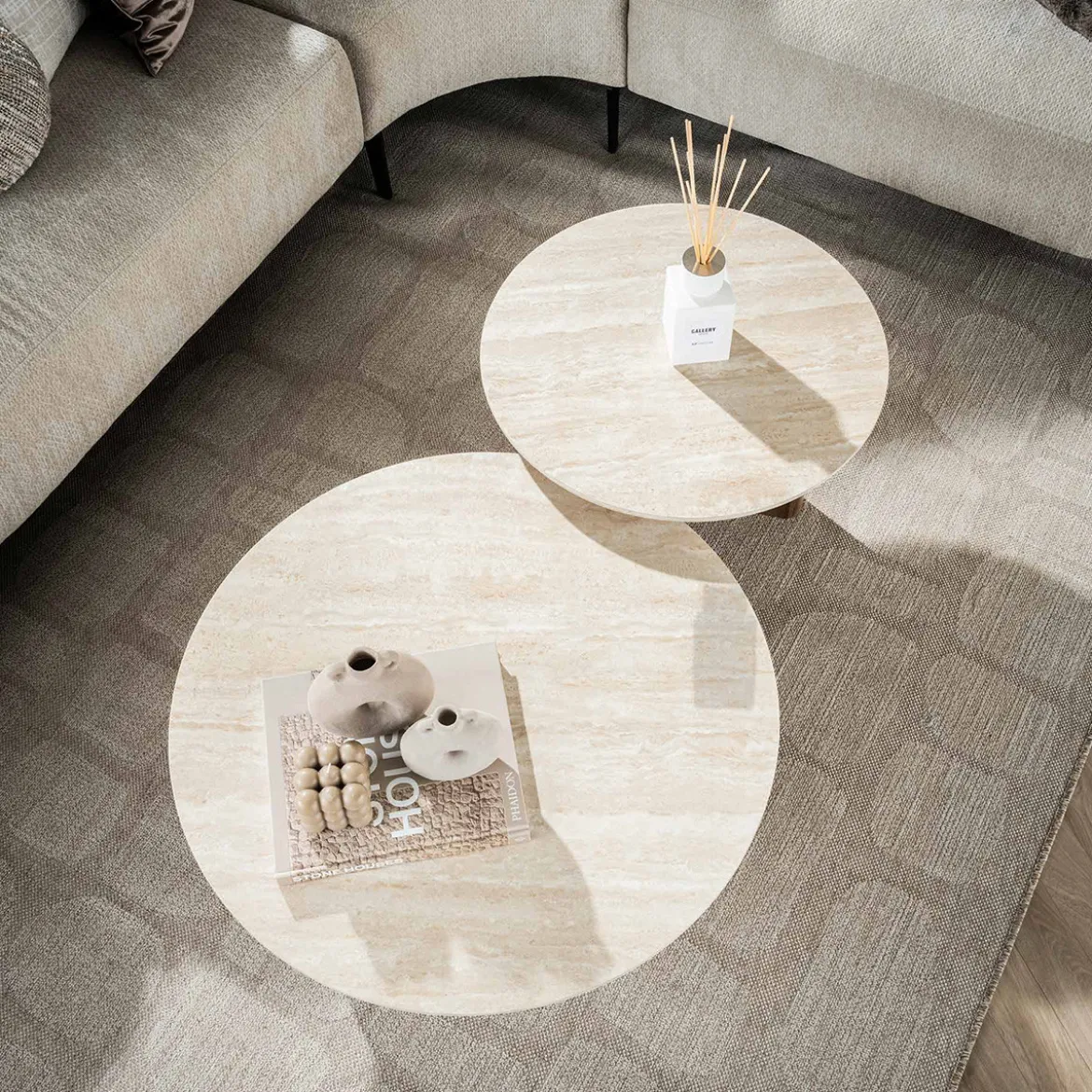 Salontafelset rond hout en travertin - Giani Romano