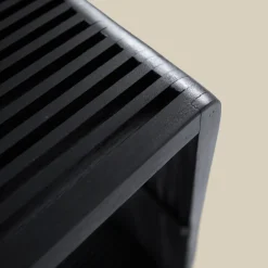 Sidetable van zwarte latjes - Bodio Teak Slats