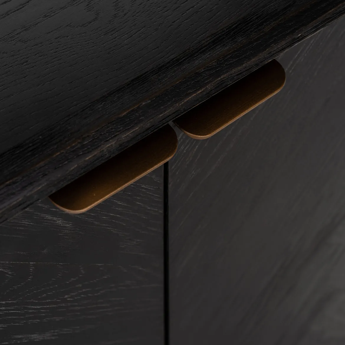 Zwarte vakkenkast met visgraat - Richmond Interiors Blackbone