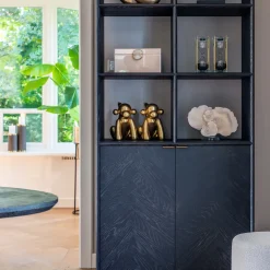 Zwarte vakkenkast met visgraat - Richmond Interiors Blackbone
