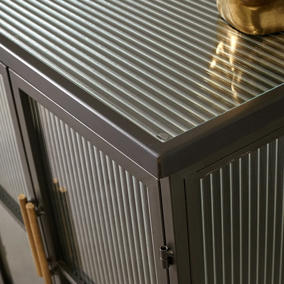 Zwarte wandkast met geribbeld glas - Kare Design Gomera