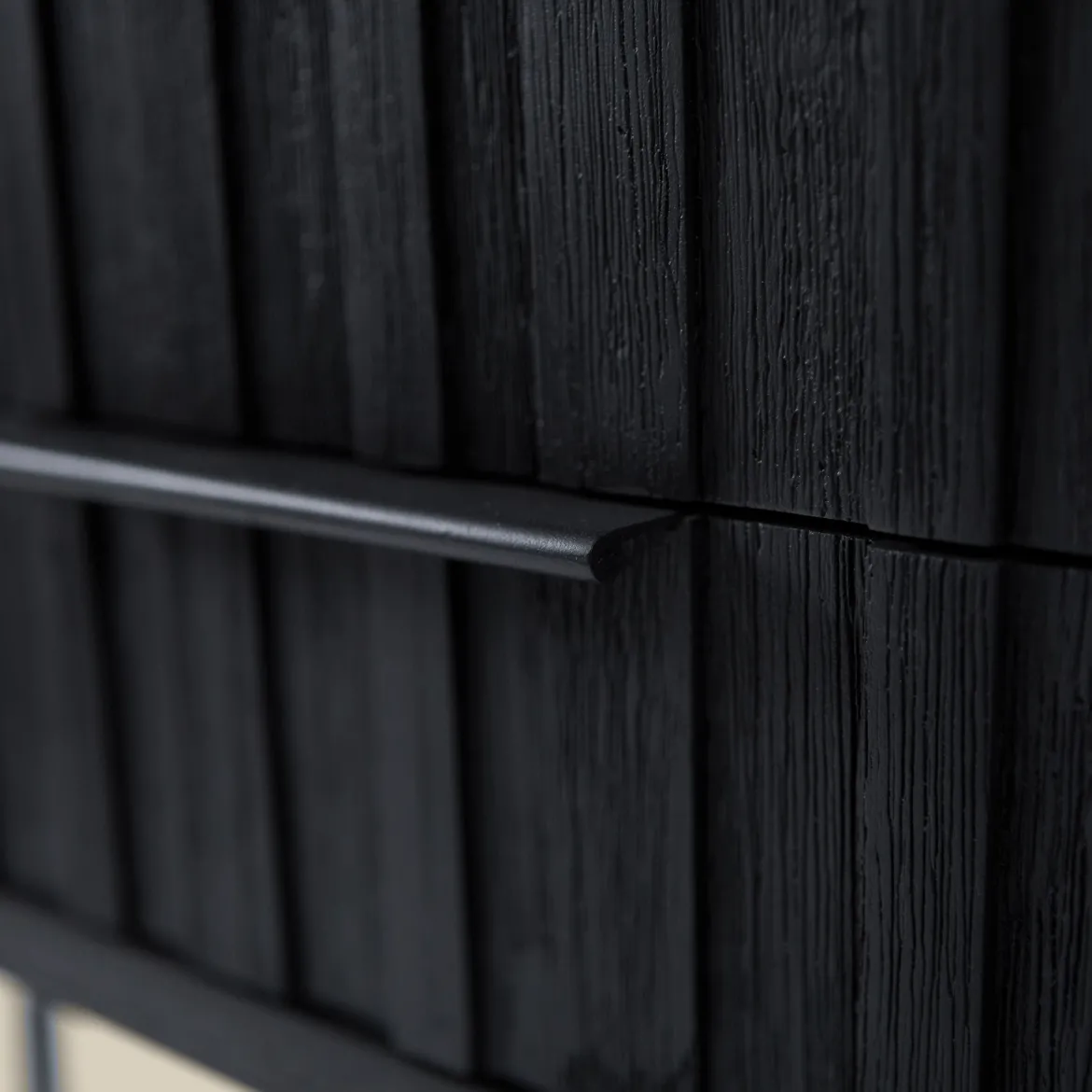 Zwarte wandtafel teak latjes - Bodio Teak Slats